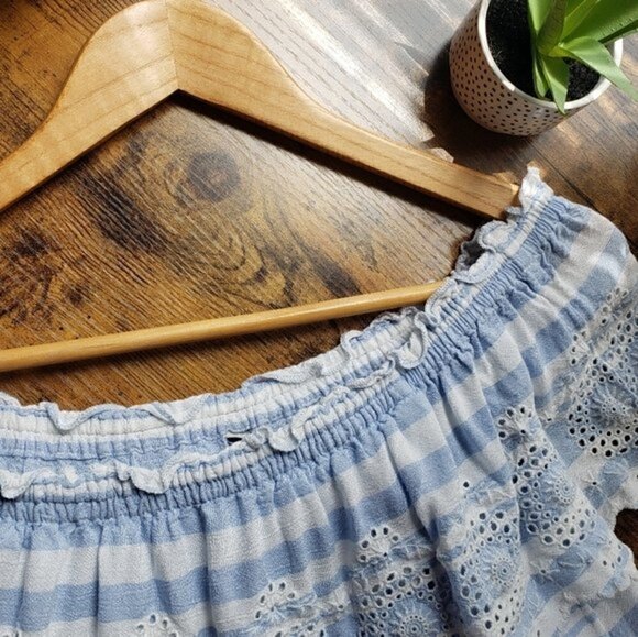American Eagle western eyelet striped blue and white top size xs - Picture 3 of 11
